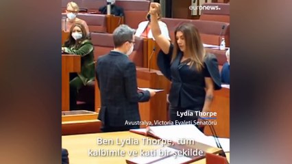 Meclis'te yemin eden Aborjin senatörden Kraliçe II. Elizabeth'e: Sömürgeci kraliçe