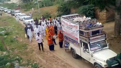 नाराज सरपंचों ने गांजे-बाजे के साथ से किया जयपुर कूच