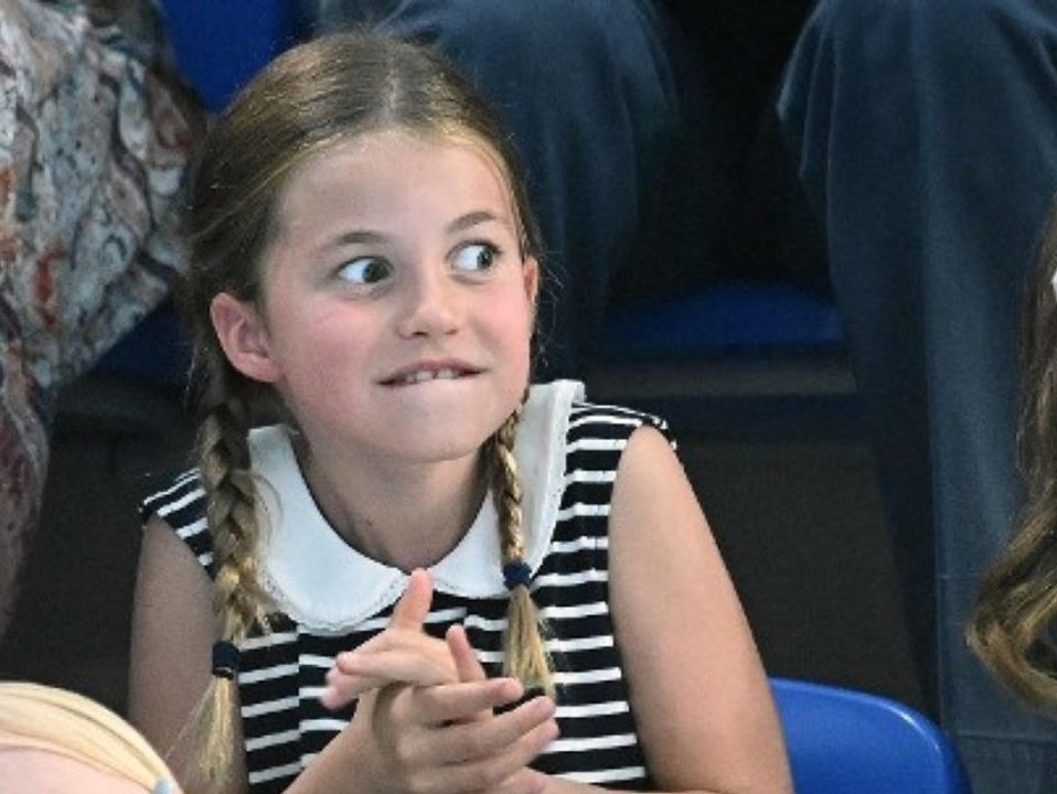 Grimassen-Parade: Prinzessin Charlotte zieht alle Blicke auf sich