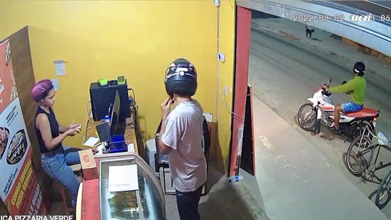 Vídeo: assalto em pizzaria