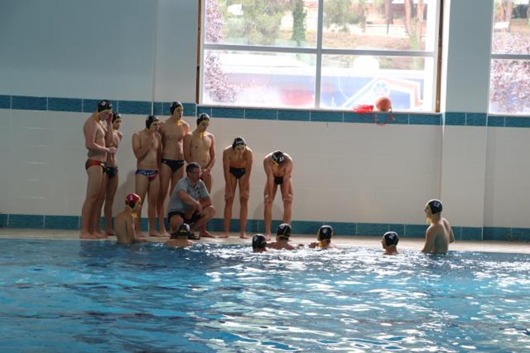 Türkiye ile Almanya 16 yaş altı sutopu milli takımları dostluk maçı oynadı