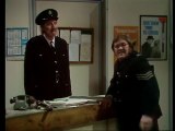 Sez Les (1969) S06E01 - Stephen Lewis / Brian Glover / Rod Hull