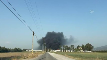 ASTİM Organize Sanayi Bölgesinde çıkan yangına müdahale ediliyor