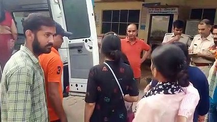 श्रद्धालुओं से भरी बस पलटी, 20 से ज्यादा यात्री घायल