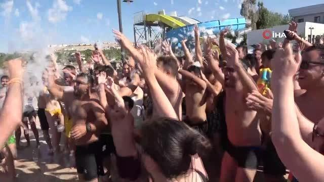 Van haber! Van'a gelen İranlı turistler köpük partisinde eğlendi
