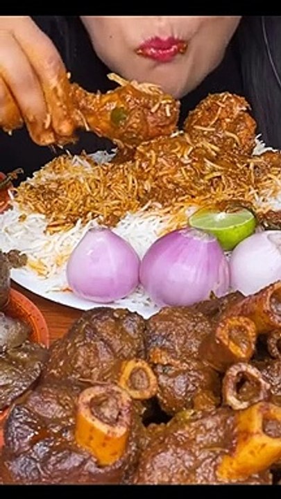 ASMR EATING CHICKEN CURRY,SPICY CHICKEN -- #shorts #mukbang #asmreating #asmr #mukbangasmr #asmrfood