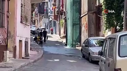 20 yaşındaki genci döverek öldürüp evinin önüne attılar