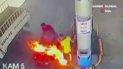 Korkunç an kamerada! Benzin dolumu esnasında çakmak çaktı, alevlerin içinde kaldı