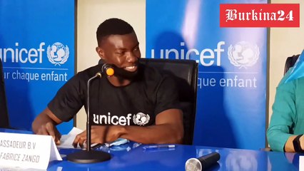 Hugues Zango signe comme Ambassadeur de bonne volonté de l'UNICEF
