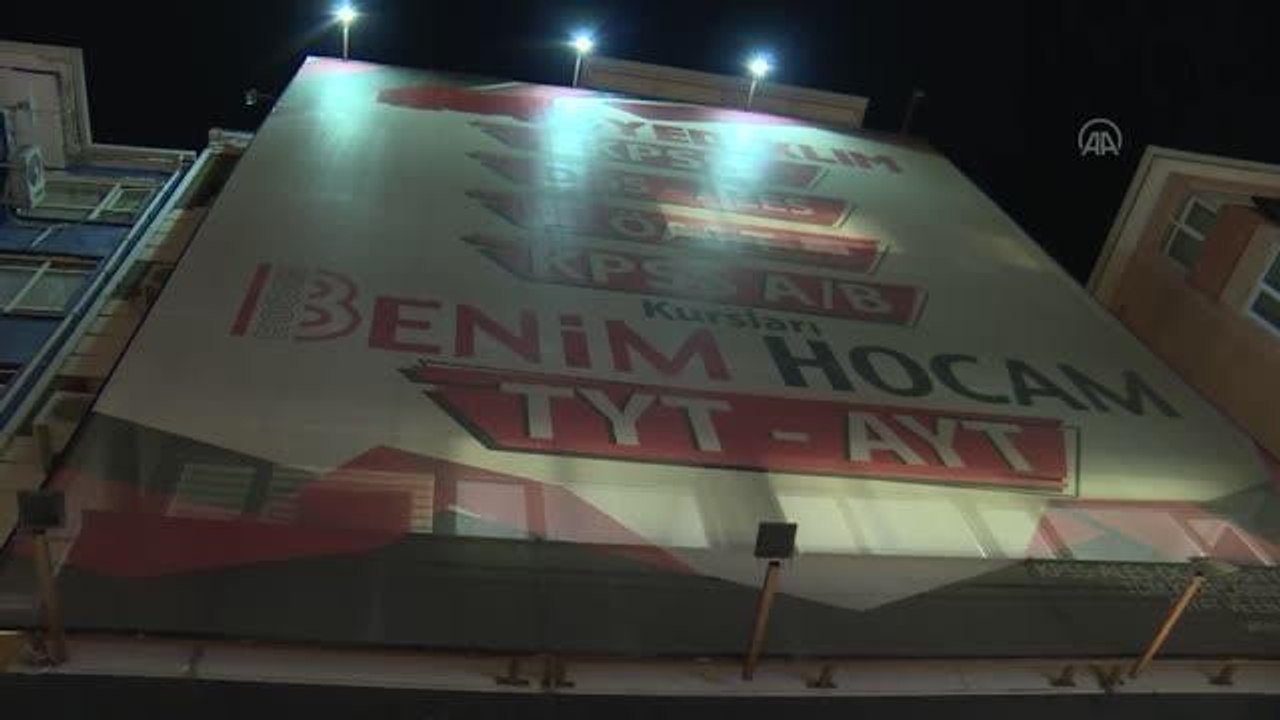 Polis, Yediiklim Yayınları'na ait iki iş yerinde arama yapıyor