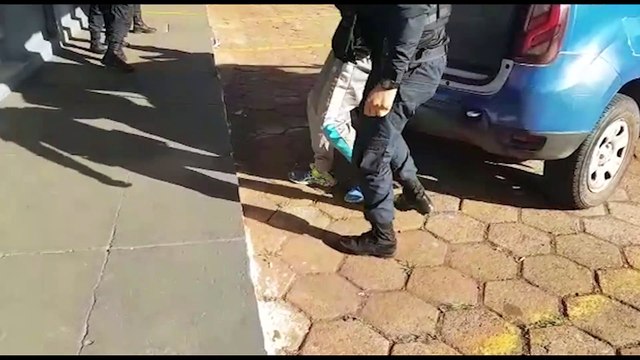 Dupla acaba detida pela GM em posse de arma de fogo no Bairro Alvorada