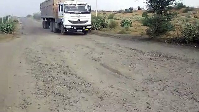 एक दशक से जर्जर हालत में है राष्ट्रीय राजमार्ग से थर्मल आने वाली सड़क