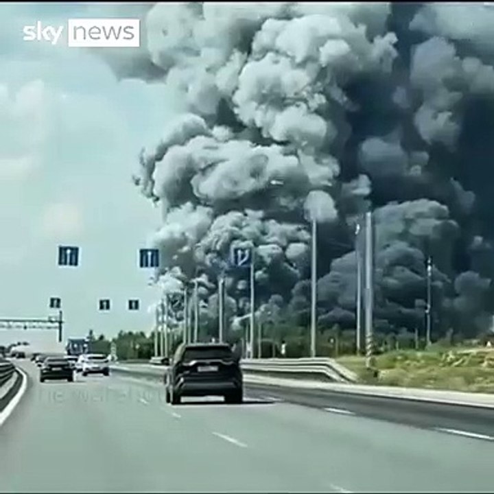 أدى إلى مصرع وإصابة 14 شخصًا.. فيديو يوثق لحظة...