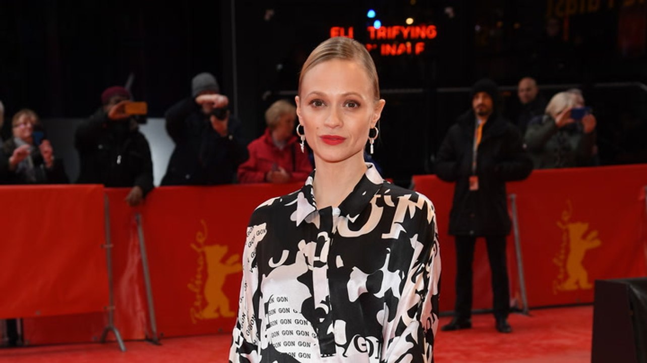 Nach Nippelblitzer: Mavie Hörbiger löscht ihren Twitter-Account