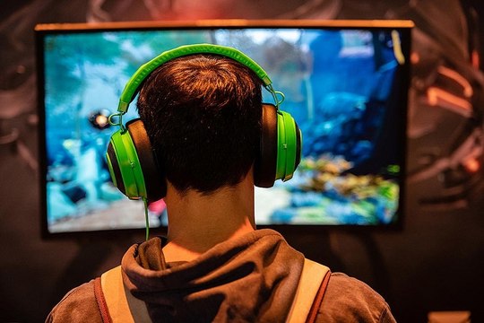 Psicóloga fala do perigo do vício de jogos eletrônicos para menores: “maioria dos pais nem olha”