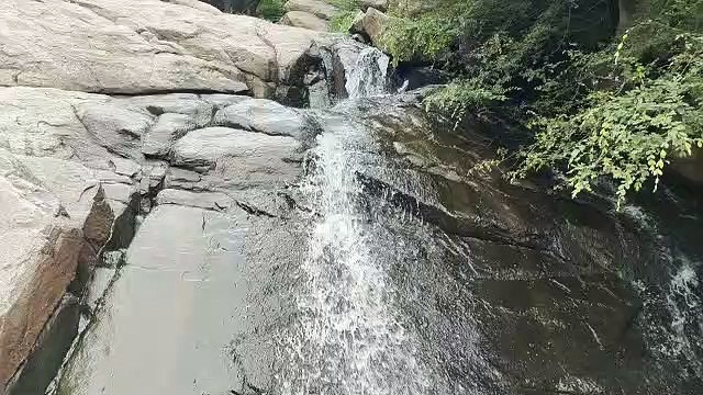 राजस्थान के 14 जिलों में आज भारी बारिश का अलर्ट, तेज बरसात से गणेश्वर में पहाड़ों से फूटे झरने