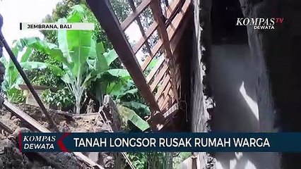 Tanah Longsor Rusak Rumah Warga