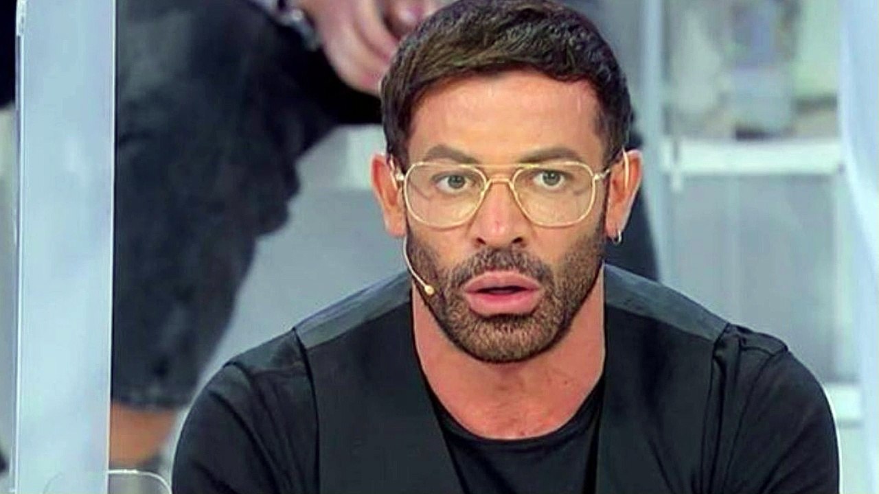 “Per sempre insieme” Gianni Sperti svela il suo grande amore  è tutto vero