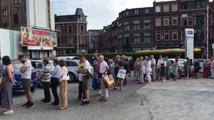 Un monde fou ce jeudi derrière la Médiacité à Liège