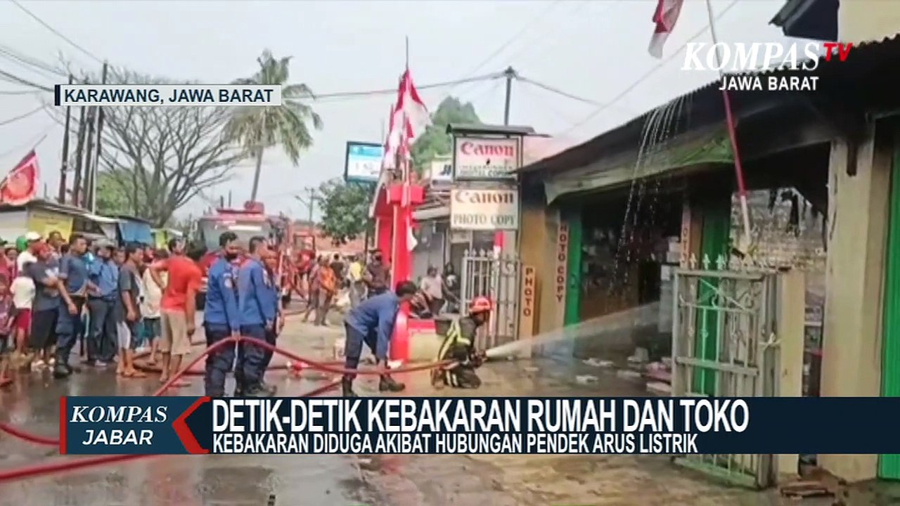 Gara- Gara Arus Pendek, Toko Ini Hangus Terbakar