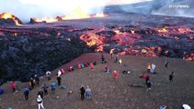 Los ríos de lava en Islandia atraen a turistas y habitantes