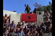 Survie et Stratégie : Plongez dans l'Épisode 2 de la Saison 1 de la Série Culte 'La Planète des Singes' (1974) - Les Gladiateurs.