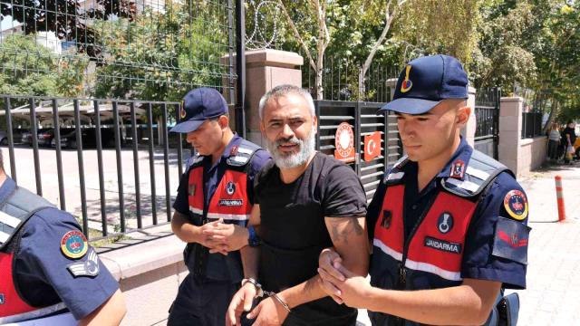 Cinayetten hükümlü cezaevi firarisi yakalanınca gülerek Daha çağırmadılar ki dedi