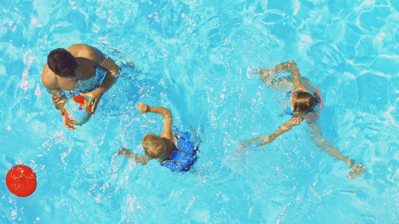 Un enfant de 5 ans se noie dans une piscine d’un camping, ses parents retrouvent son corps