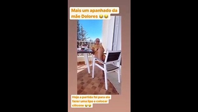 Katia Aveiro pressiona Dolores a fazer várias cirurgias plásticas.