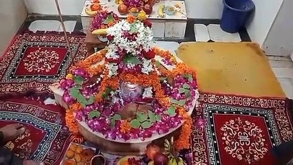 इस शिवालय में बैल पर सवार है महादेव-पार्वती