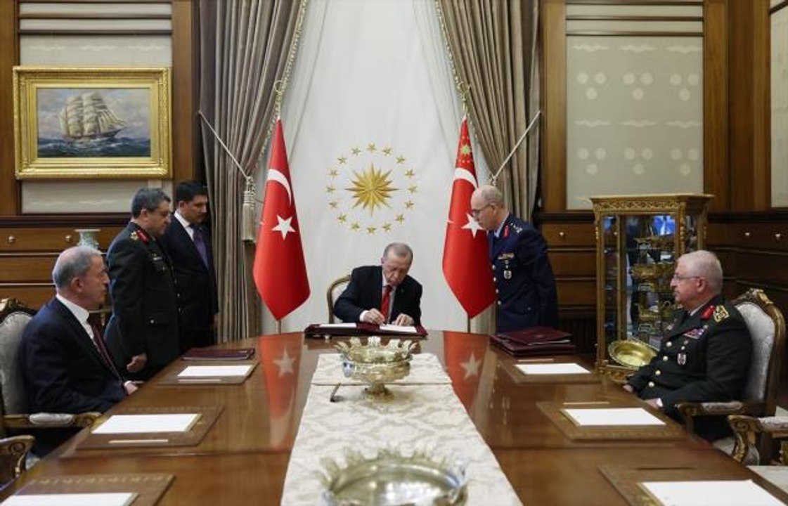 YAŞ kararıyla Deniz Kuvvetleri Komutanlığı'na atanan Ercüment Tatlıoğlu FETÖ'nün kumpas davasında yargılanmış