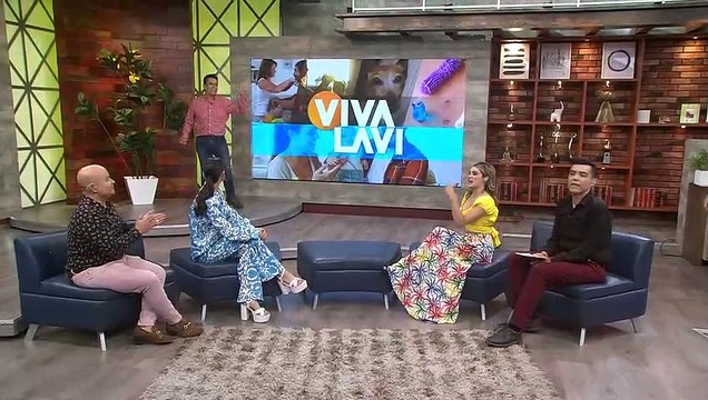 Rey Grupero hace broma a Alfredo Adame con mantas de clases de karate