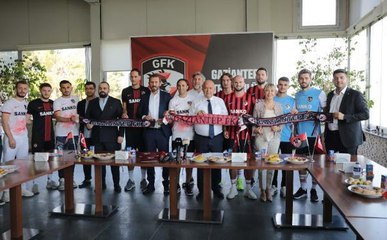 Son dakika haberleri... SPOR Gaziantep FK'da 10 yeni transfer için imza töreni düzenlendi