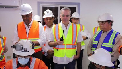 Abinader visita mina y habla con mineros atrapados