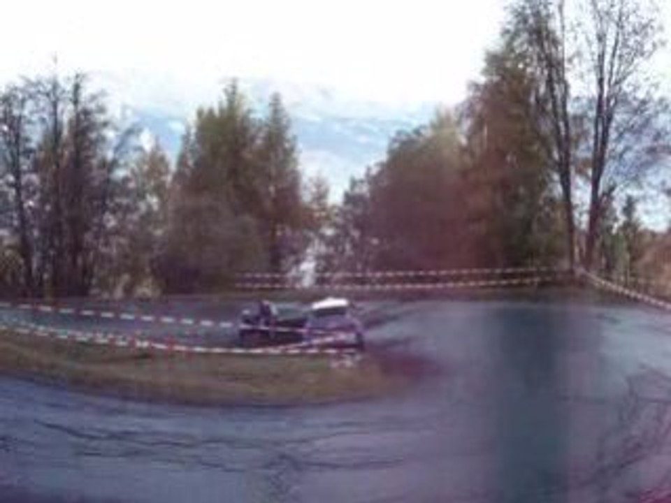 Sortie de route dans un rallye