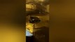 Durante chuva, carro cai dentro de buraco que se abriu em obra na cidade de Sousa