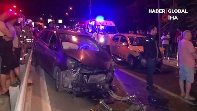 Beşiktaş'ta ters şeride giren otomobil zincirleme kazaya neden oldu: 7 yaralı