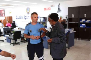 Zabıta memurundan dilenciye isyan: Göreve başladığımda dileniyordun, yıl 2022 oldu hala dileniyorsun