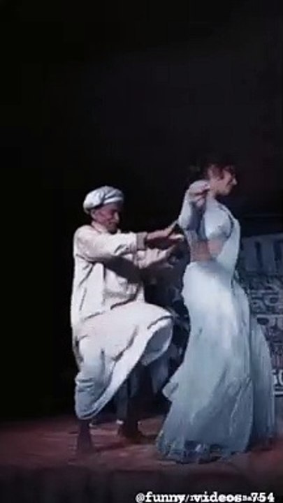 Old man romantic dancings