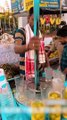 Ngạc nhiên với cách pha nước chanh vỉa hè siêu tốc ở Ấn Độ