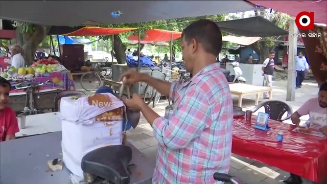 Chandigarh Street Vendor gives free 'Chhole Bhature' for those taking Covid booster dose
