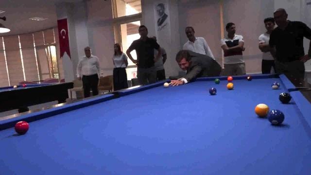 İzmir yerel haberleri... Çiğli'de Cumhuriyet ve Demokrasi Parkı Yüzme Havuzu Spor Kompleksi Açıldı