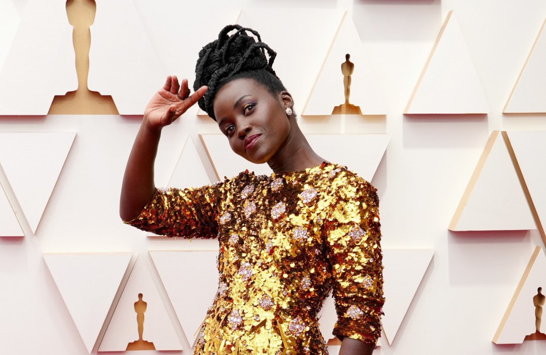 Lupita Nyong'o diz que brincar de pega-pega é melhor do que ir à academia