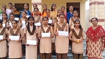 Video: बालिकाओं ने रक्षकों के लिए राखियां सौंपी, नजर आया उत्साह