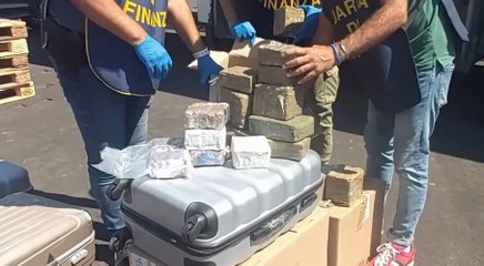 Roma - Intercettato corriere della droga al porto di Civitavecchia (05.08.22)