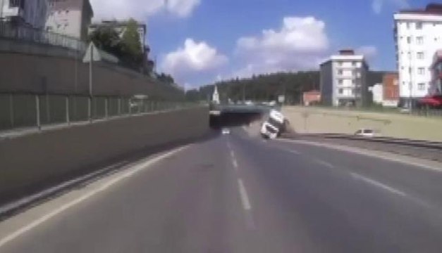Son dakika haber! Hafriyat kamyonu kazasına ilişkin yeni görüntüler ortaya çıktı