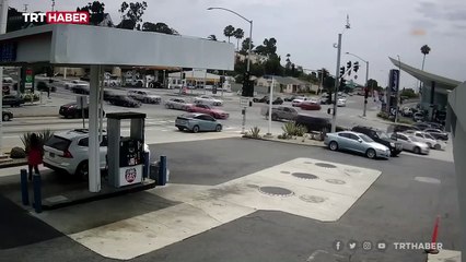 ABD'de kırmızı ışıkta durmayan sürücü faciaya sebep oldu: 5 ölü