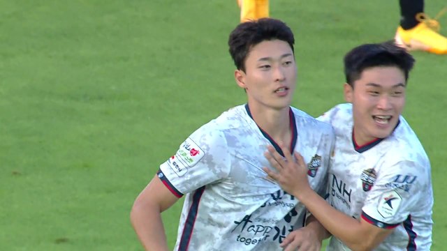 '조규성 1골 2도움' 김천, 성남 꺾고 5경기 만에 승리 / YTN