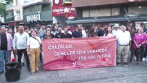 İzmir haberi! İzmir'de CHP'li Gençlerden KPSS Protestosu: 