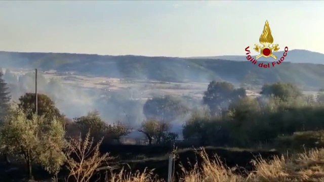 Incendi, due persone soccorse in un bosco nel ternano